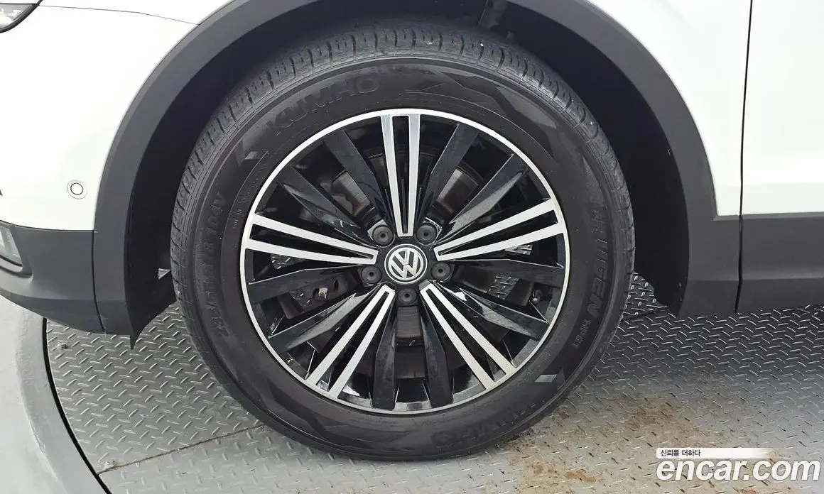 Volkswagen Tiguan 2020 2.0 автомат (гидро), фото 5