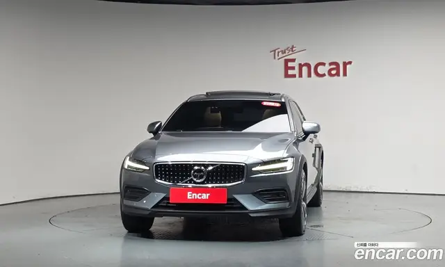 Volvo V60 2019 2.0 автомат (гидро), миниатюра 2