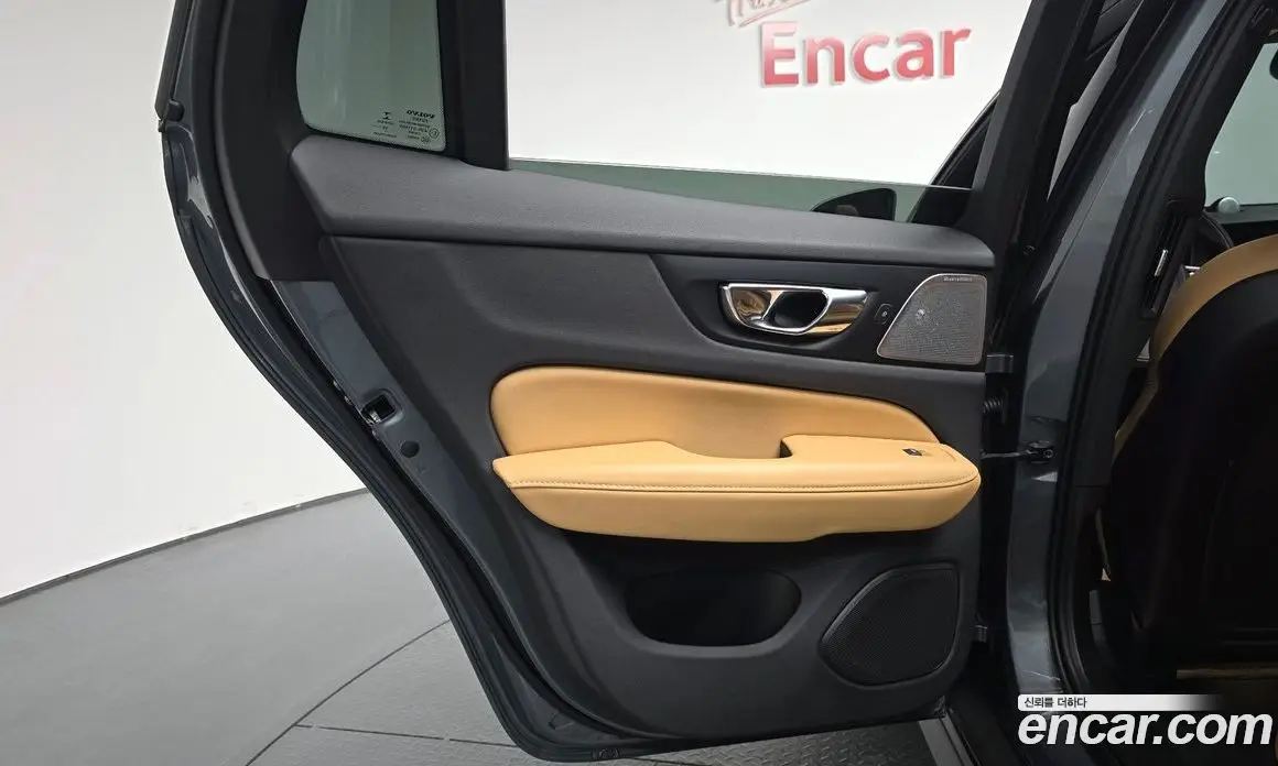 Volvo V60 2019 2.0 автомат (гидро), фото 14