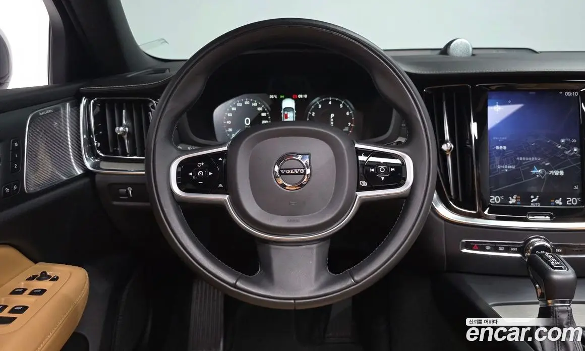 Volvo V60 2019 2.0 автомат (гидро), фото 17