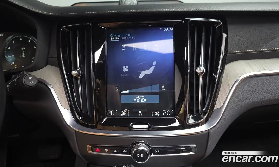 Volvo V60 2019 2.0 автомат (гидро), фото 18