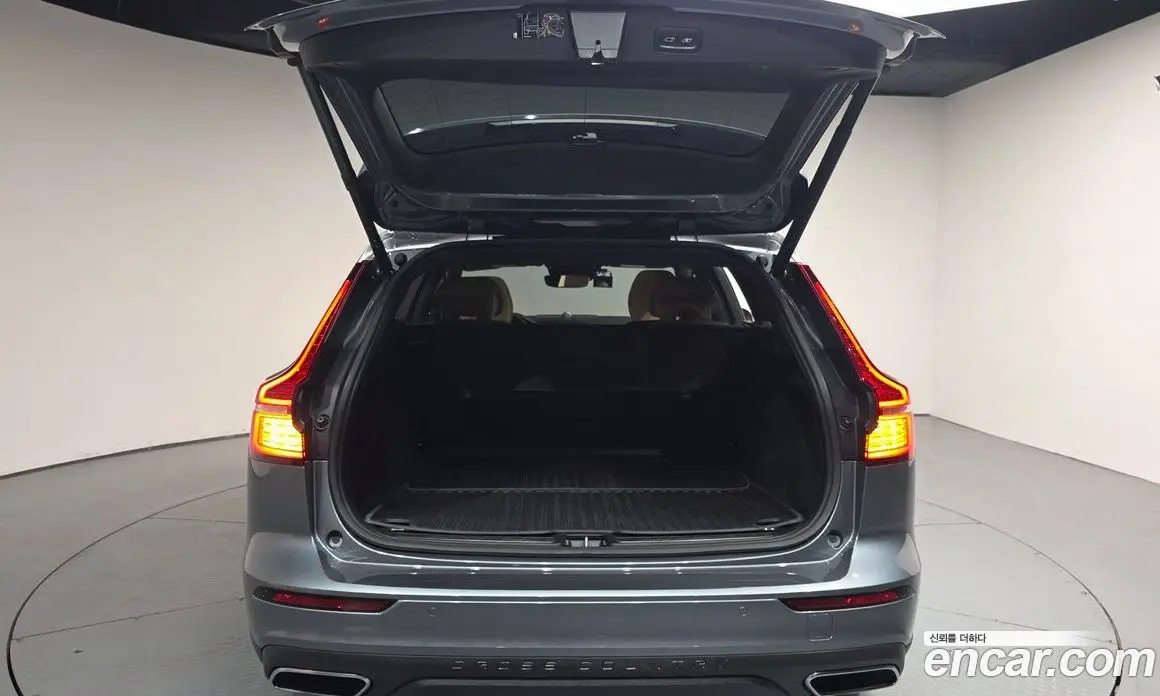 Volvo V60 2019 2.0 автомат (гидро), фото 25