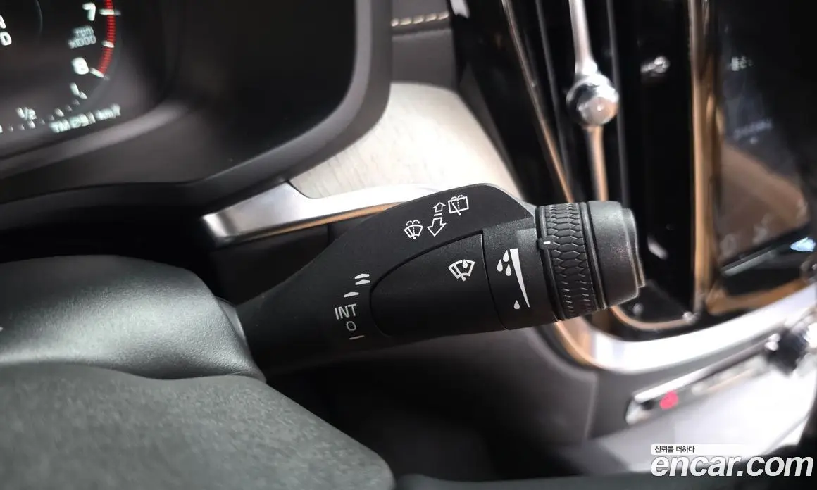 Volvo V60 2019 2.0 автомат (гидро), фото 27