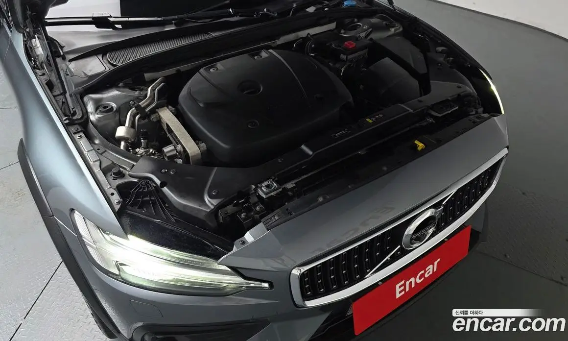 Volvo V60 2019 2.0 автомат (гидро), фото 5