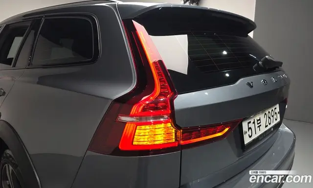 Volvo V60 2019 2.0 автомат (гидро), миниатюра 8