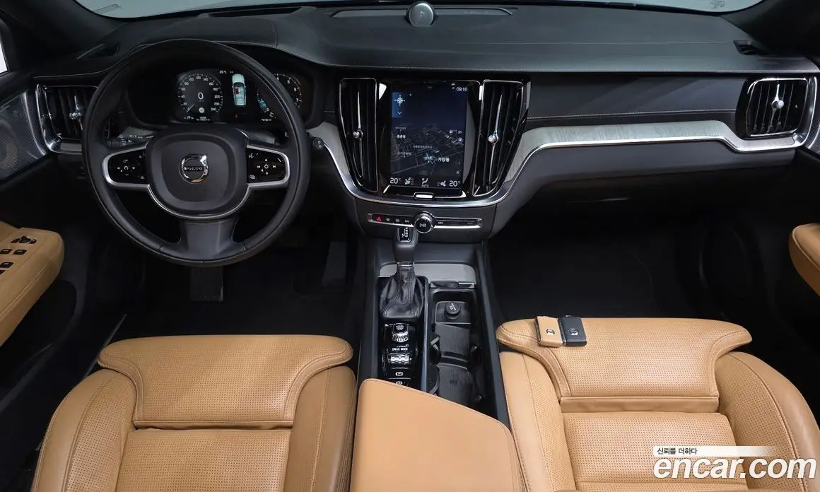 Volvo V60 2019 2.0 автомат (гидро), фото 9
