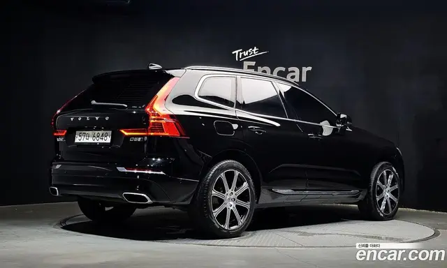 Volvo XC60 2019 2.0 автомат (гидро), миниатюра 2