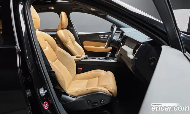 Volvo XC60 2019 2.0 автомат (гидро), миниатюра 11