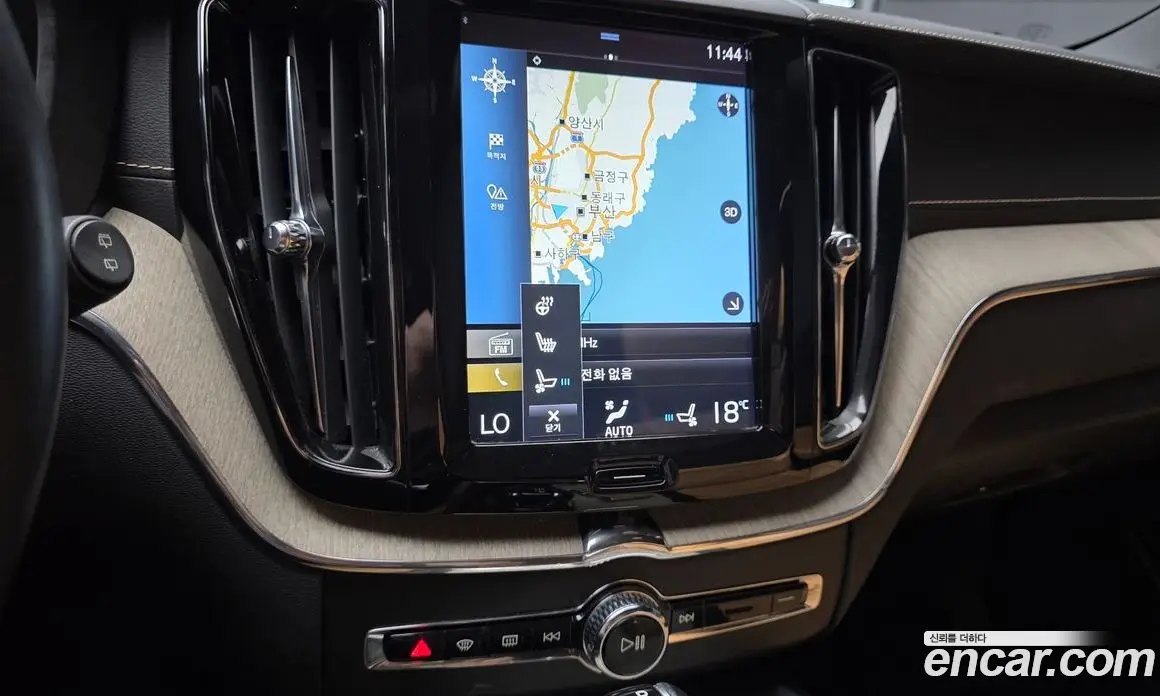 Volvo XC60 2019 2.0 автомат (гидро), фото 14