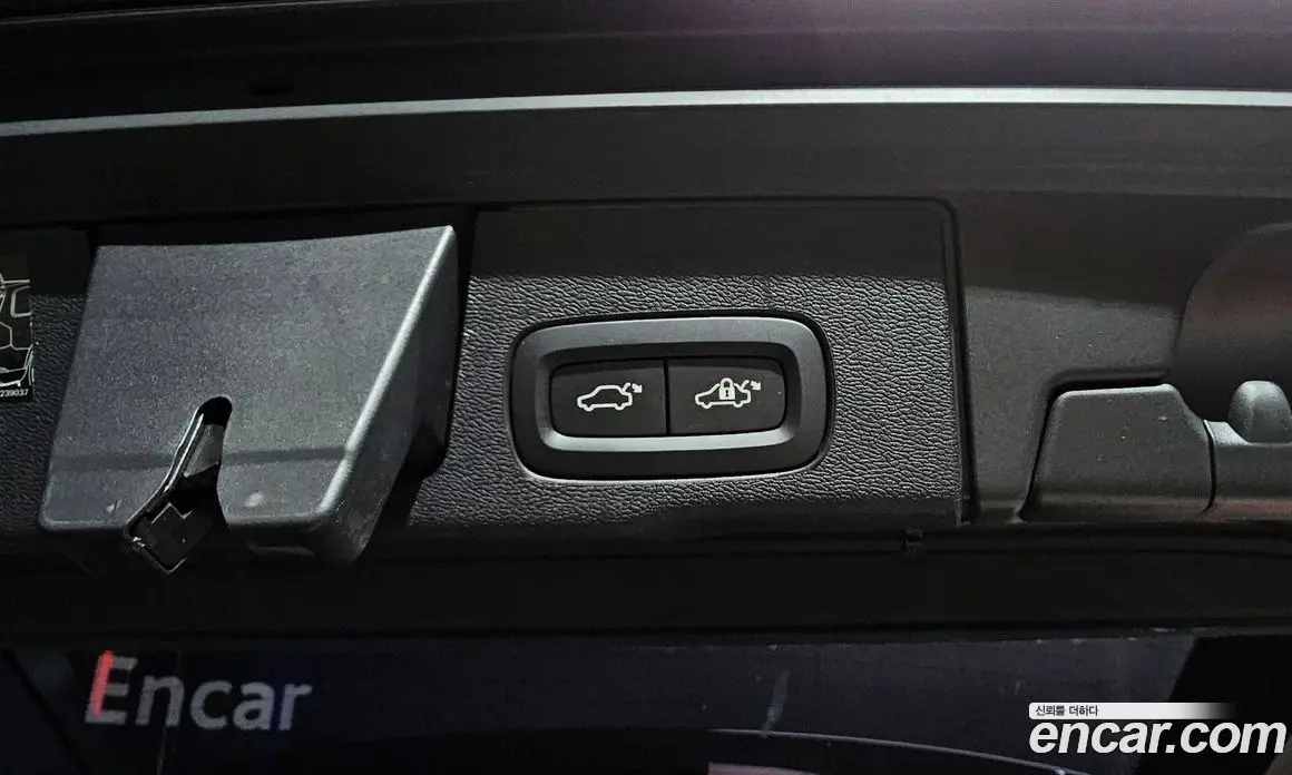 Volvo XC60 2019 2.0 автомат (гидро), фото 20