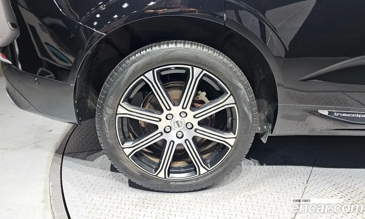 Volvo XC60 2019 2.0 автомат (гидро), фото 5