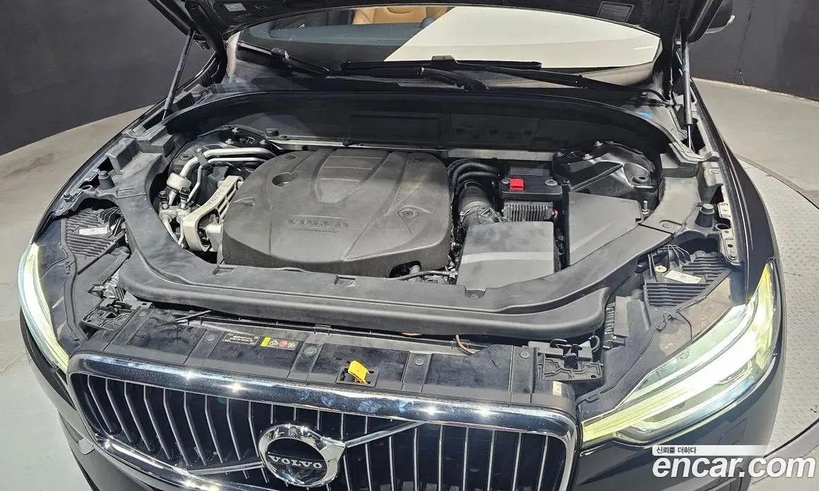 Volvo XC60 2019 2.0 автомат (гидро), фото 6