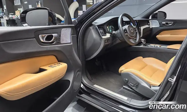 Volvo XC60 2019 2.0 автомат (гидро), миниатюра 10