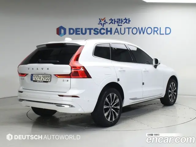 Volvo XC60 2023 2.0 автомат (гидро), миниатюра 2