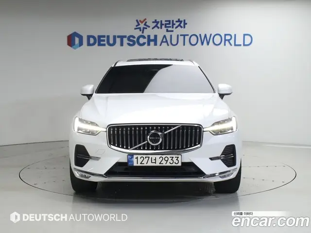 Volvo XC60 2023 2.0 автомат (гидро), миниатюра 3