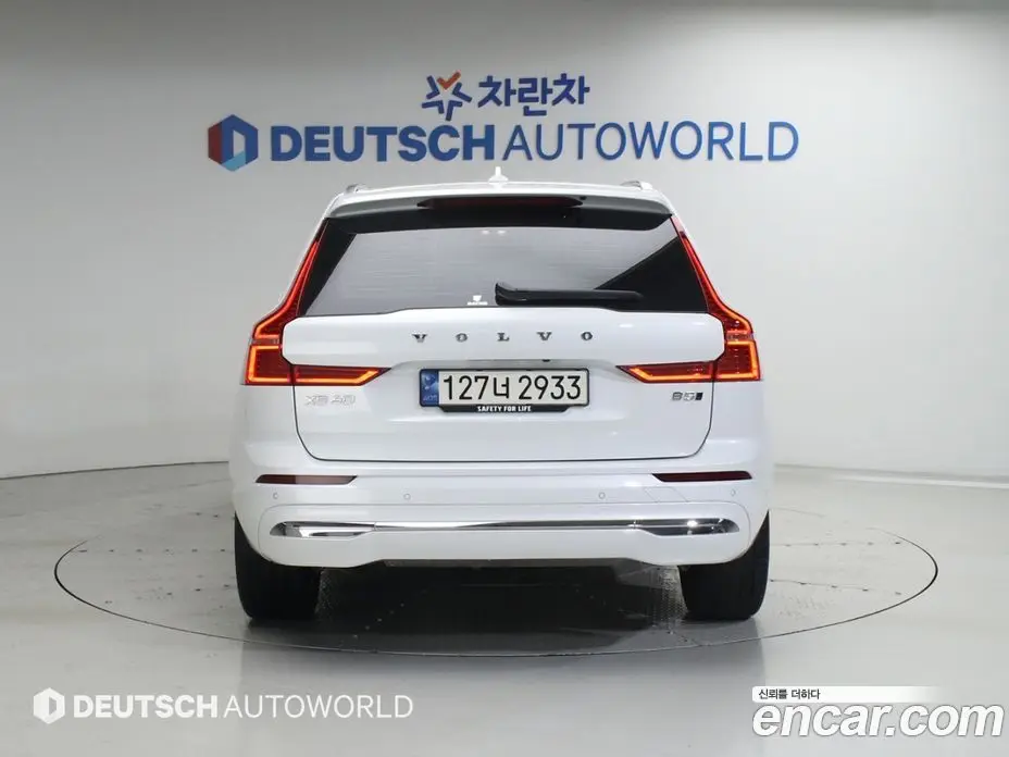 Volvo XC60 2023 2.0 автомат (гидро), фото 4