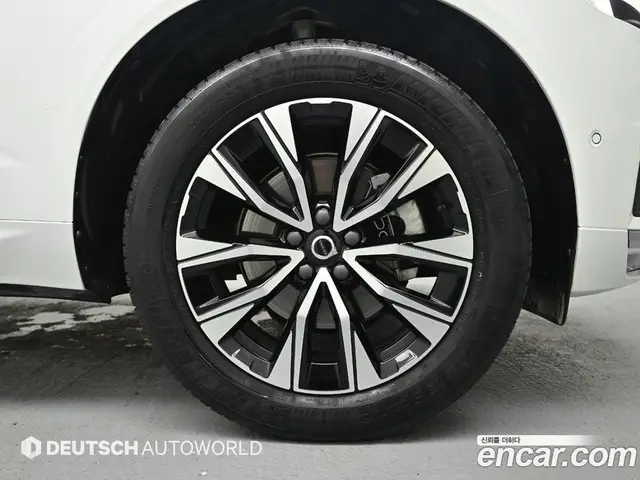 Volvo XC60 2023 2.0 автомат (гидро), миниатюра 5