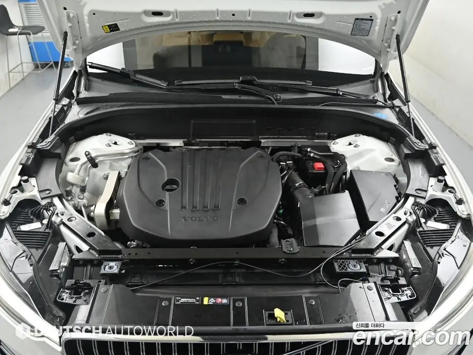 Volvo XC60 2023 2.0 автомат (гидро), фото 6