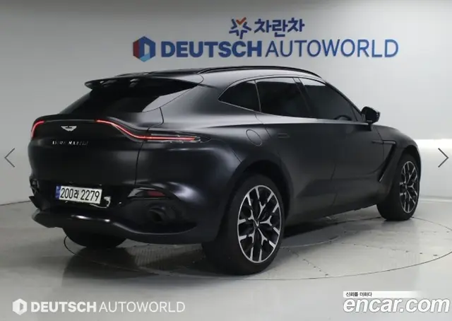 Aston Martin DBX 2021 4.0 автомат (гидро), миниатюра 2