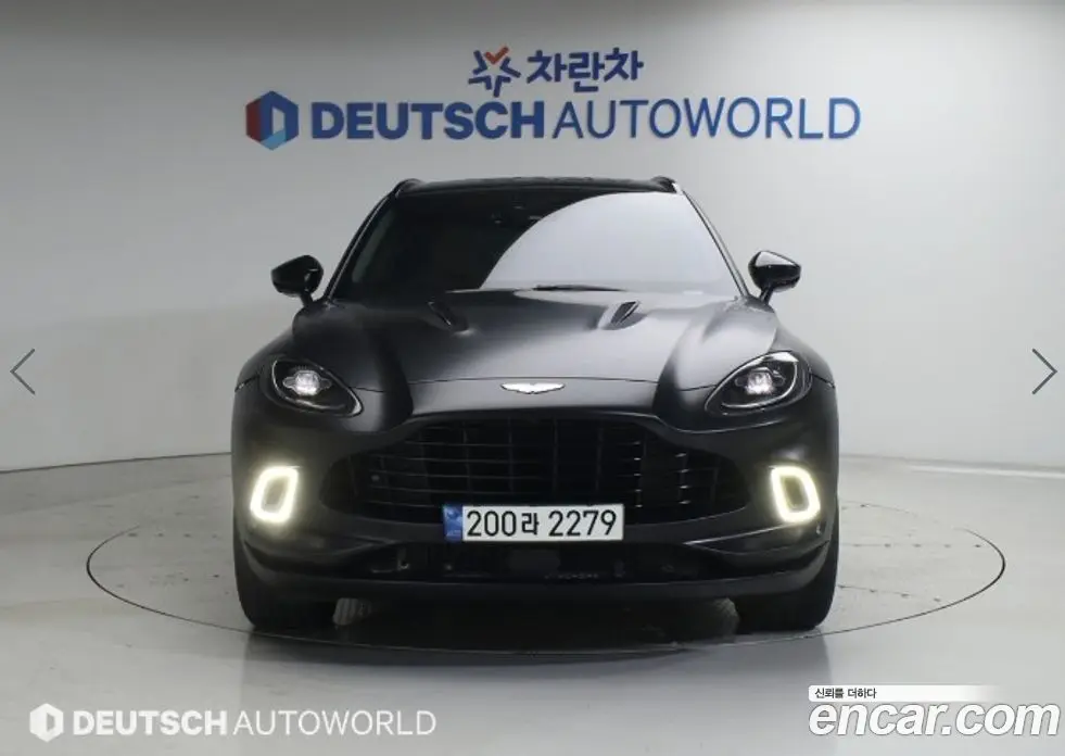 Aston Martin DBX 2021 4.0 автомат (гидро), фото 3