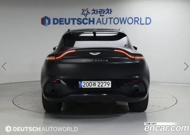 Aston Martin DBX 2021 4.0 автомат (гидро), миниатюра 4
