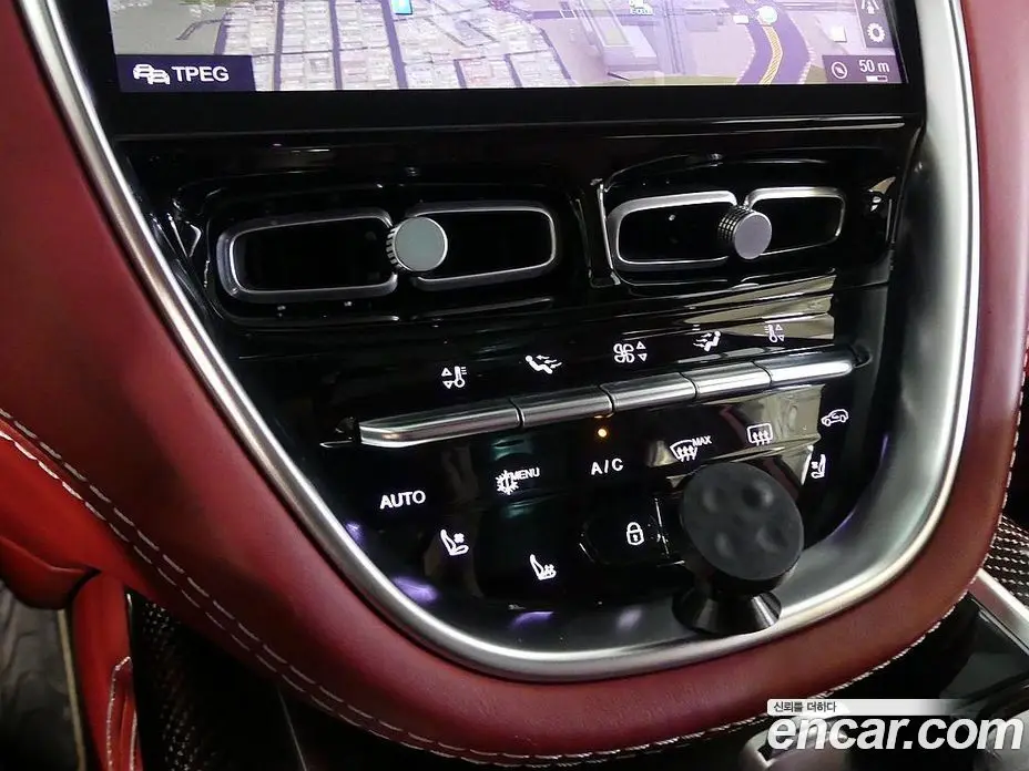 Aston Martin DBX 2022 4.0 автомат (гидро), фото 15