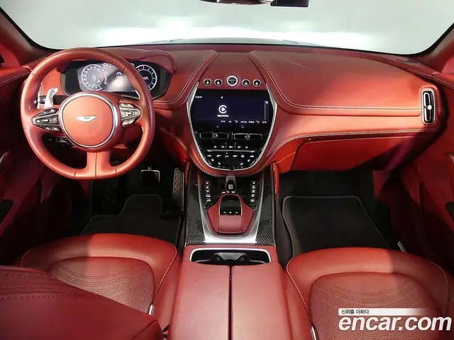 Aston Martin DBX 2022 4.0 автомат (гидро), миниатюра 4