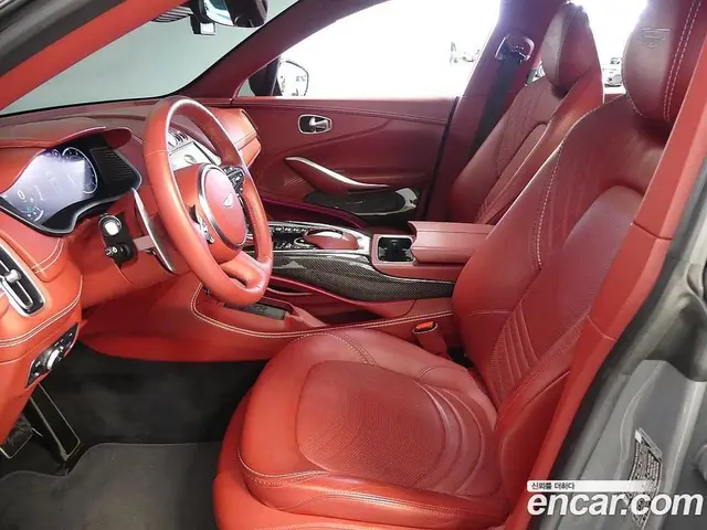 Aston Martin DBX 2022 4.0 автомат (гидро), миниатюра 6