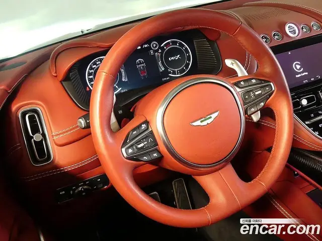 Aston Martin DBX 2022 4.0 автомат (гидро), миниатюра 9