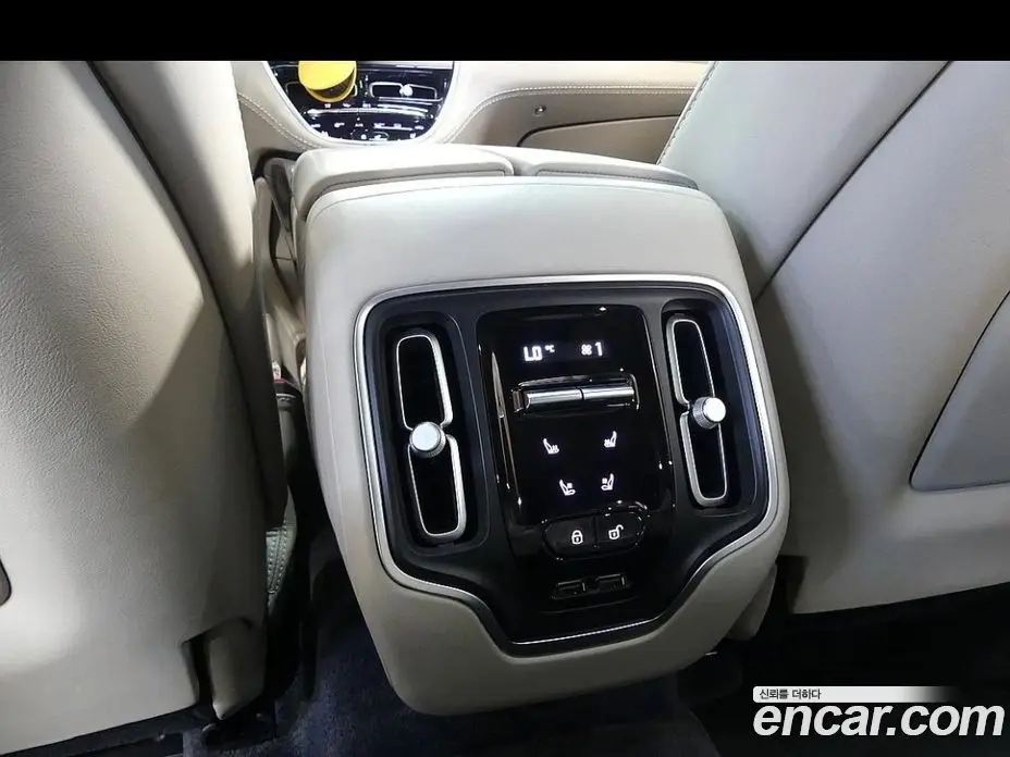 Aston Martin DBX 2023 4.0 автомат (гидро), фото 20