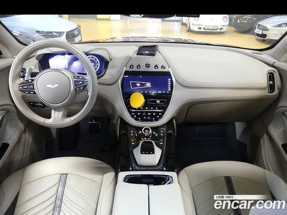 Aston Martin DBX 2023 4.0 автомат (гидро), фото 7