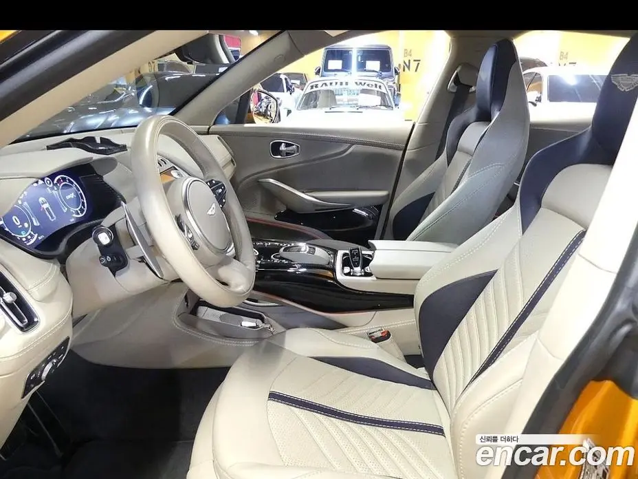 Aston Martin DBX 2023 4.0 автомат (гидро), фото 10