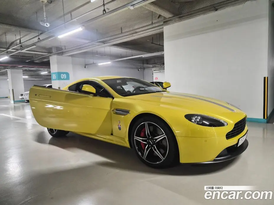 Aston Martin Vantage 2016 4.7 автомат (гидро), фото 5