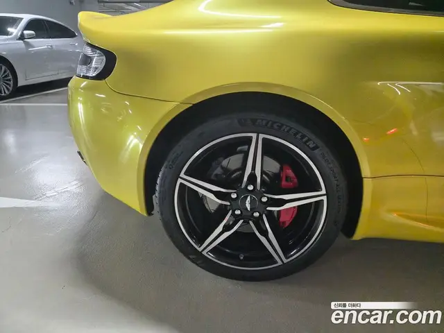 Aston Martin Vantage 2016 4.7 автомат (гидро), миниатюра 8