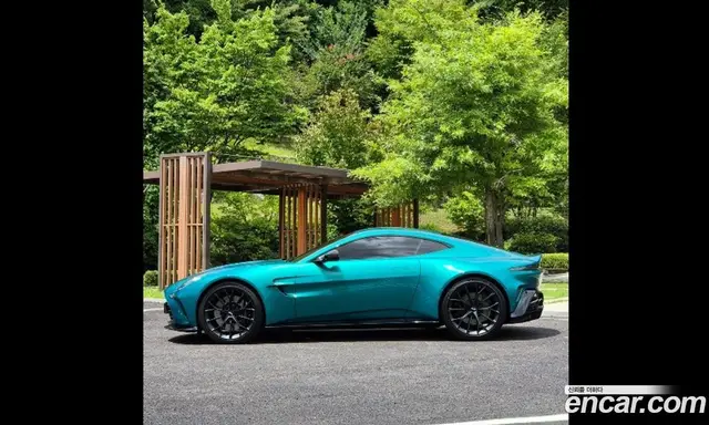 Aston Martin Vantage 2025 4.0 автомат (гидро), миниатюра 3