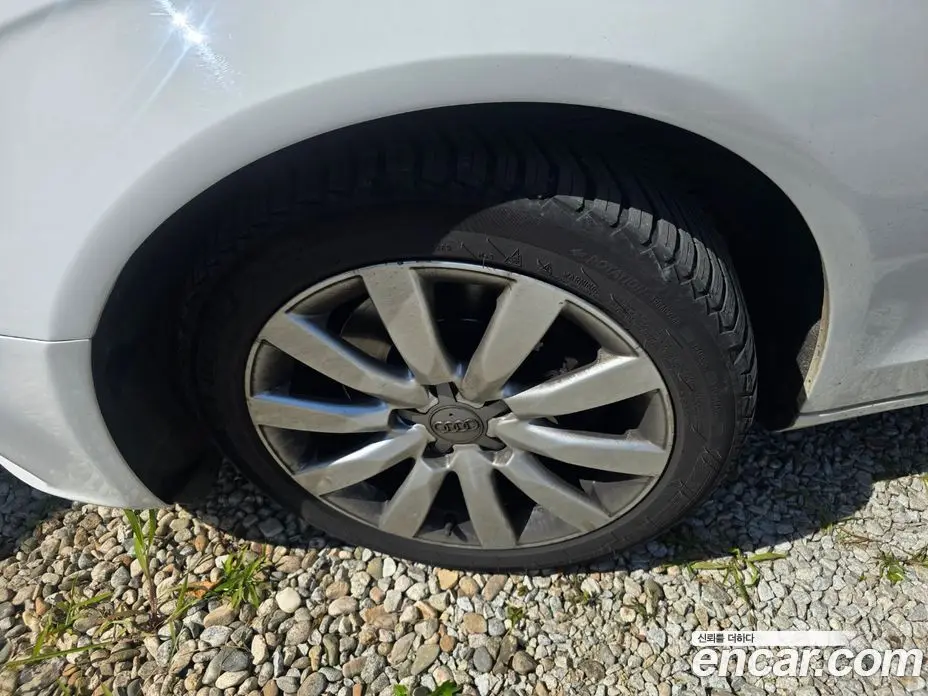 Audi A4 2010 2.0 автомат (гидро), фото 4
