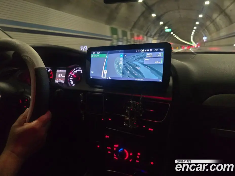 Audi A4 2010 2.0 автомат (гидро), фото 6