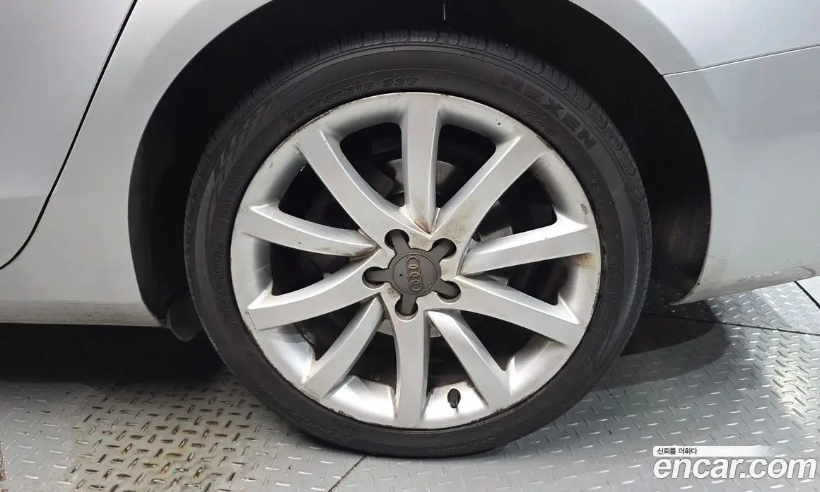 Audi A4 2012 2.0 автомат (гидро), фото 5