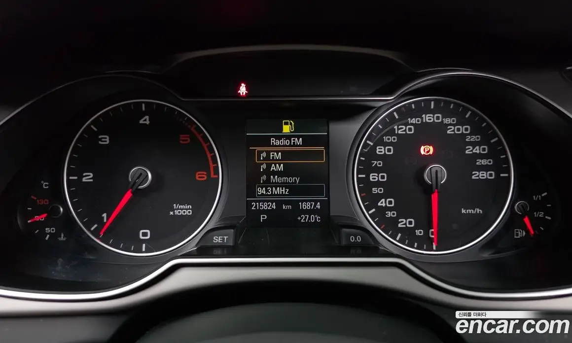 Audi A4 2012 2.0 автомат (гидро), фото 8