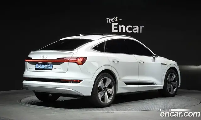 Audi e-tron 2021 0.2 автомат (гидро), миниатюра 2