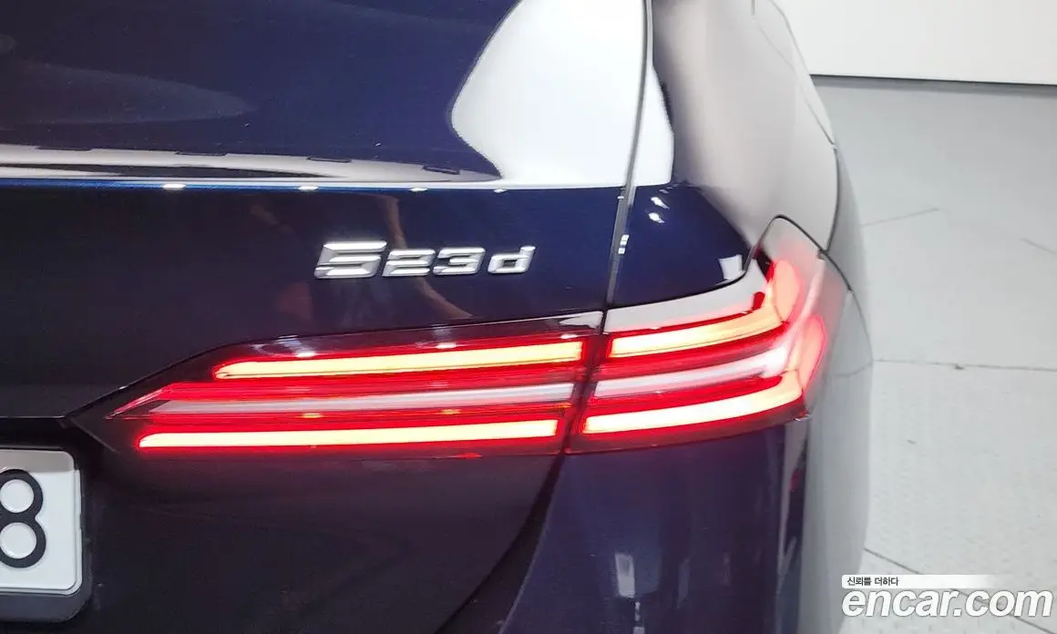 BMW 5 серия 2025 2.0 автомат (гидро), фото 9