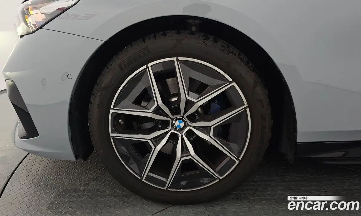 BMW 5 серия 2025 2.0 автомат (гидро), фото 5
