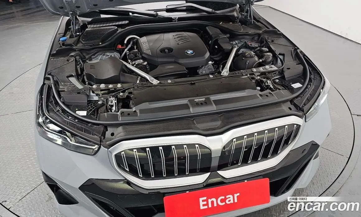 BMW 5 серия 2025 2.0 автомат (гидро), фото 6