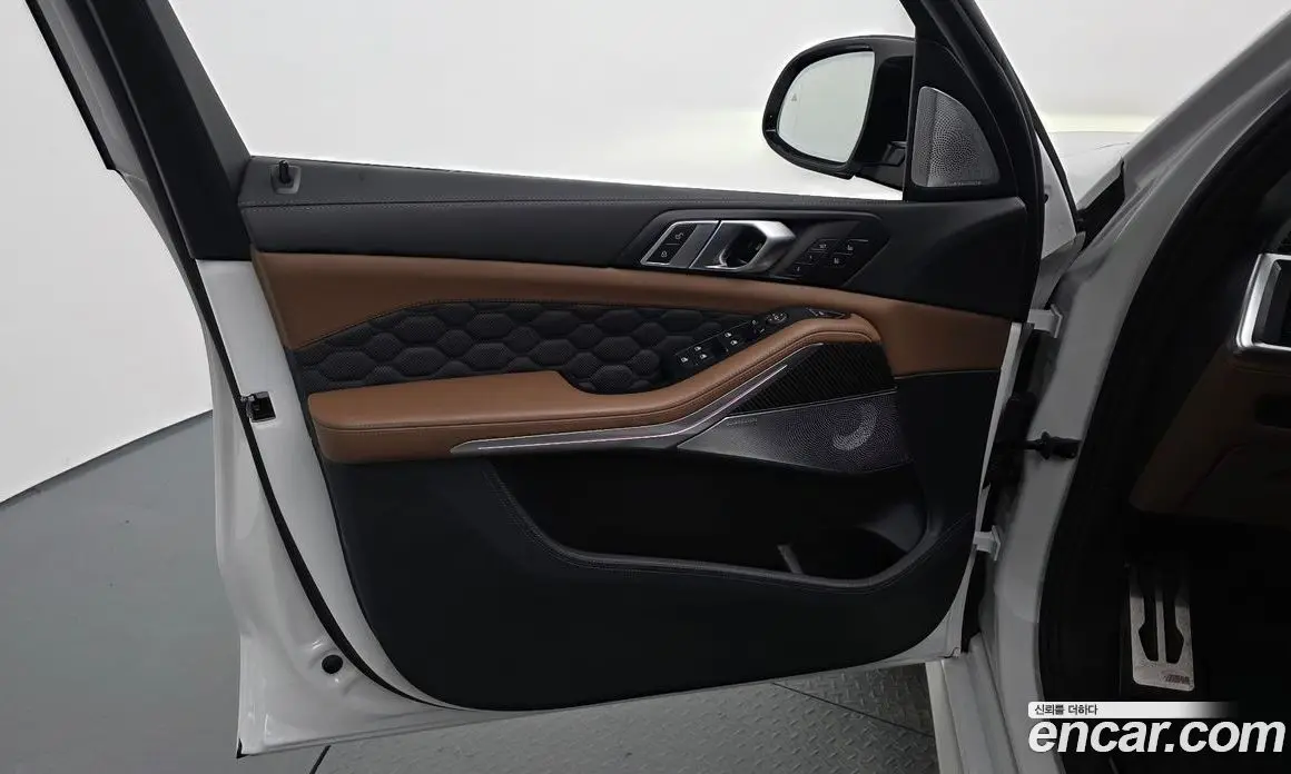 BMW X5M 2025 4.4 автомат (гидро), фото 14