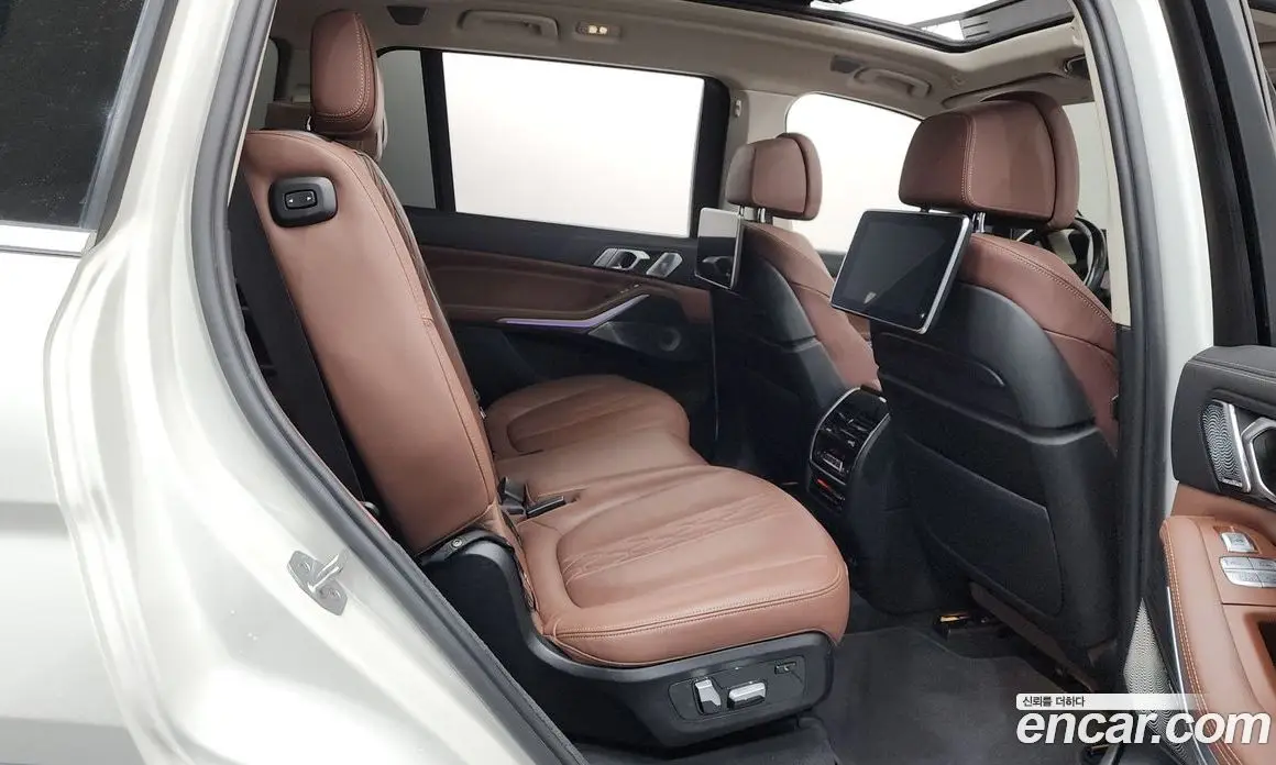 BMW X7 2022 3.0 автомат (гидро), фото 12