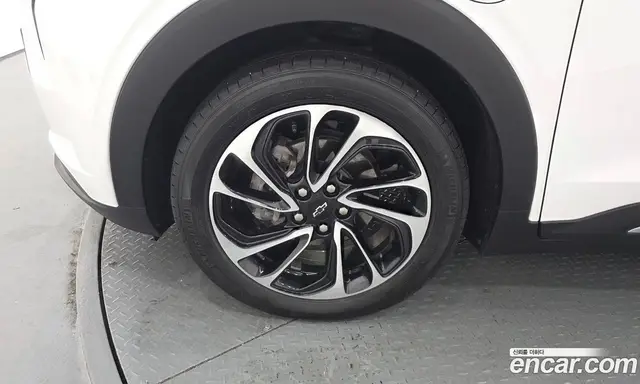 Chevrolet 볼트 EUV 2023 0.2 автомат (гидро), миниатюра 5