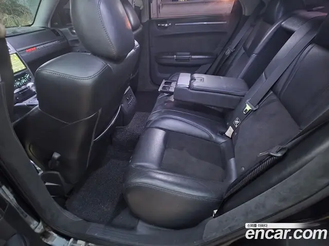 Chrysler 300C 2008 6.1 автомат (гидро), миниатюра 7
