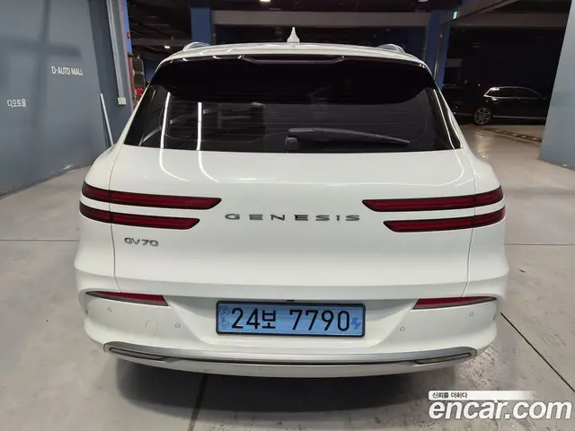 Genesis GV70 2022 0.1 автомат (гидро), миниатюра 2