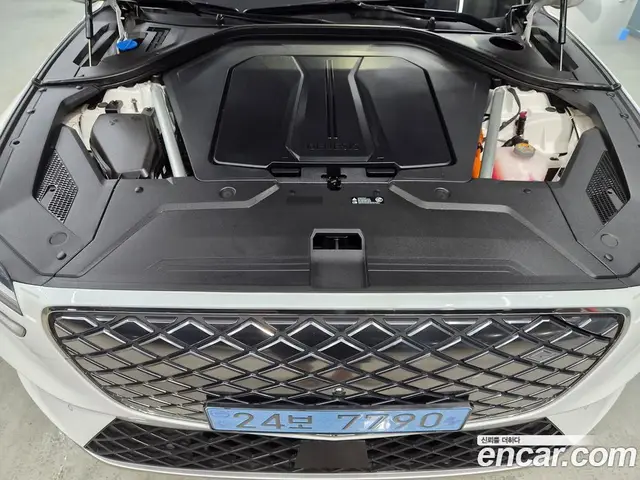 Genesis GV70 2022 0.1 автомат (гидро), миниатюра 7