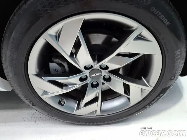 Genesis GV70 2022 0.1 автомат (гидро), миниатюра 8